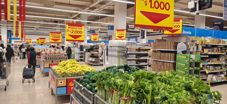 También cuenta con más de cien artículos a $2.000 y $3.000. Créditos: En La Hora.