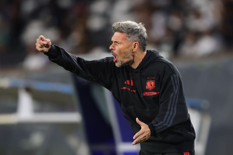 Técnico de Colo Colo. Foto: Agencia Aton