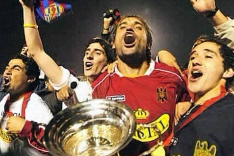 Los Hispanos celebrando la obtención del Torneo de Apertura 2005. Foto: Unión Española.