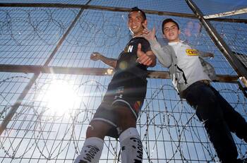 El nuevo rubro de Sebastián Toro: Complementa el fútbol con la construcción