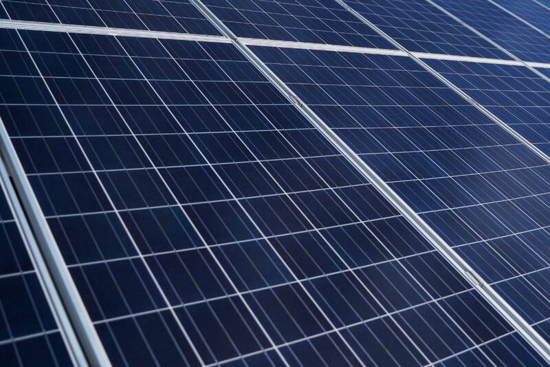 Cada panel fotovoltaico contará con una potencia bruta de 725 watts.