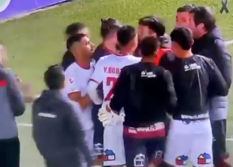 El partido entre San Luis y San Felipe terminó de manera polémica.