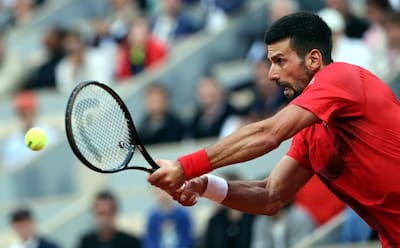 VIDEO | Por eso es leyenda: increíble punto de Novak Djokovic a Sinner en Roland Garros
