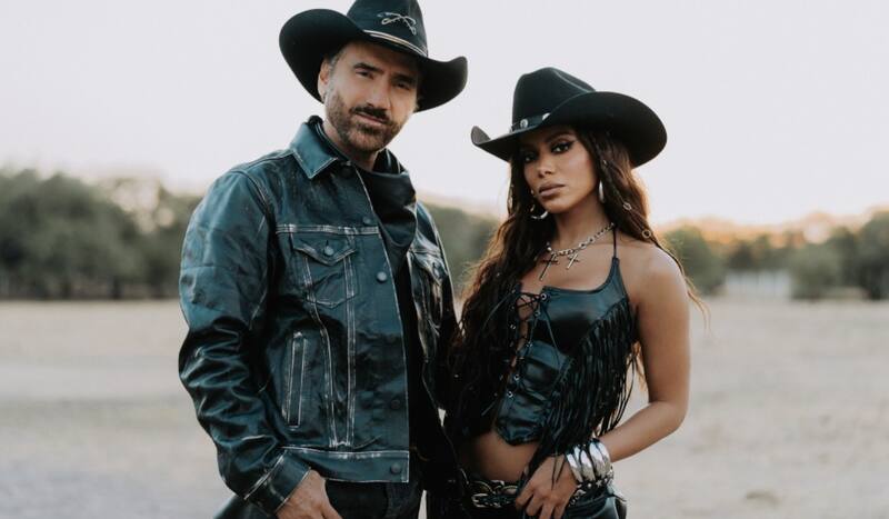 unen sus voces en una movida ranchera.