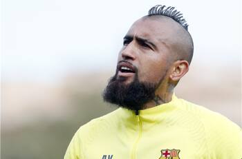 Arturo Vidal fue citado al duelo del Barcelona ante el Real Betis