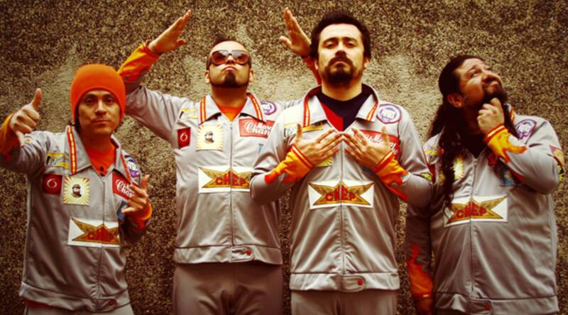 Pablo Ilabaca junto a Chancho en Piedra