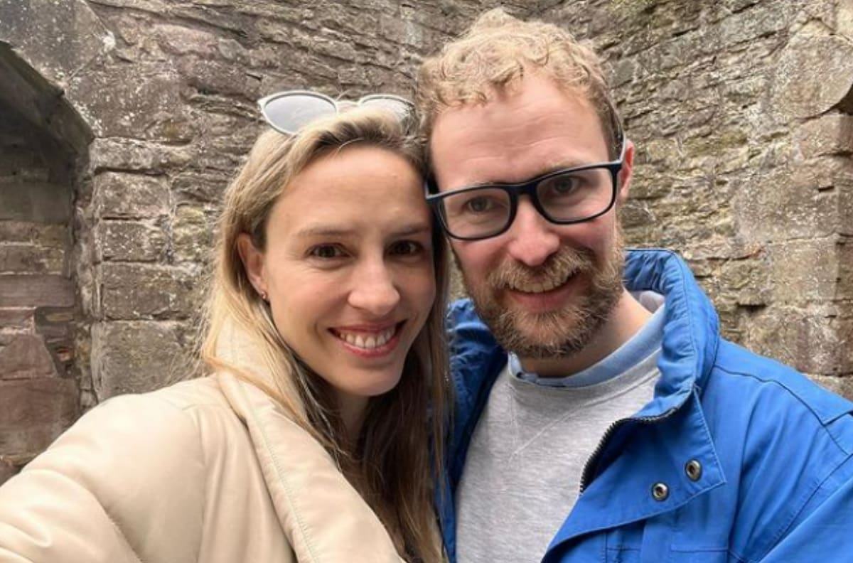 Fue una romántica propuesta en un castillo: Vale Ortega se comprometió en matrimonio con Jhonathan Lawn