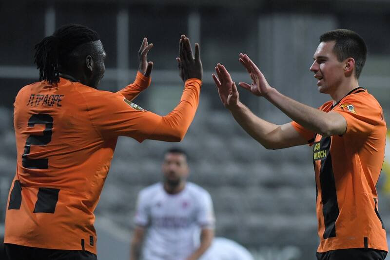 Los ucranianos van por un defensor de La Roja