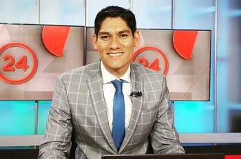 "Un error haberlo puesto": Periodista de TVN lanza ácida crítica a compañero sin percatarse que tenía el micrófono abierto