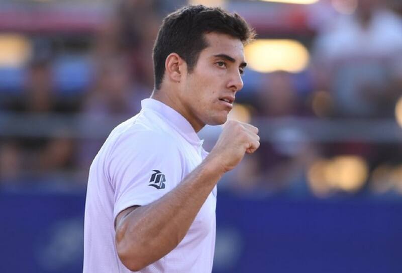 celebrando un punto.