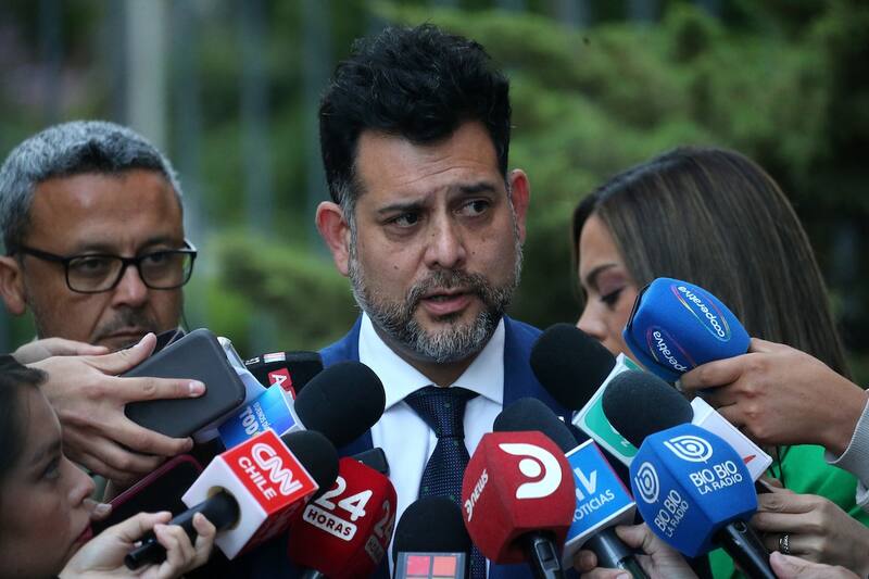 El Abogado del Presidente Gabriel Boric, Jonathan Valenzuela, dio a conocer más detalles de la denuncia en contra del mandatario.