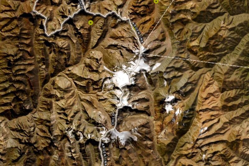 Volcán Tupungatito se ubica en el límite de Chile y Argentina.