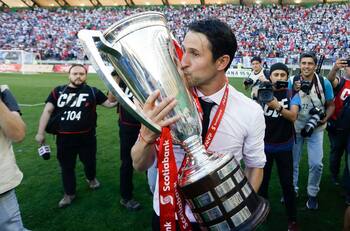 Esperan el llamado: Los cinco entrenadores campeones del fútbol chileno que están sin club