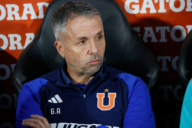 El entrenador Gustavo Alvarez. Foto: Agencia Aton.