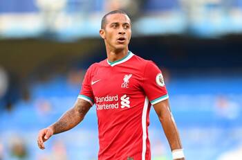 Jugó con Arturo Vidal, fue campeón de Champions League y es tentado por el Flamengo de Erick Pulgar