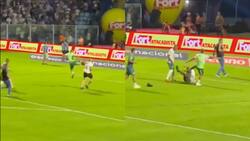 Al estilo WWE: jugador de Chapecoense lanzó patada voladora contra hincha rival tras perder un título