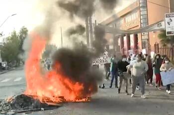 Registran protesta en La Pintana por tercer retiro del 10%: "Lo necesitamos para vivir"