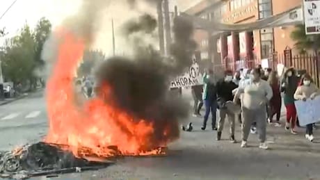 Registran protesta en La Pintana por tercer retiro del 10%: "Lo necesitamos para vivir"