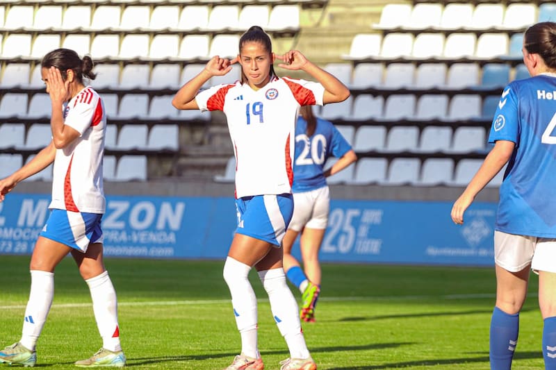 La Selección Chilena enfrenta a Cataluña. Foto: Comunicaciones/FFCh.