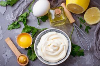 Mayonesa casera con ajo: receta fácil, rápida y perfecta para disfrutar en el Día del Churrasco