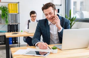 OMIL de Santiago publicó ofertas laborales con sueldos de hasta $5.000.000 mensuales