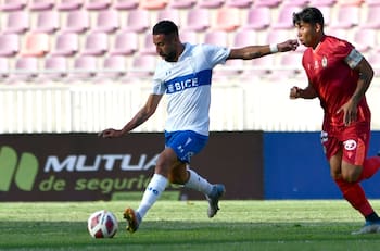 Mauricio Isla volvió a ver acción en sólido triunfo de la UC ante Deportes La Serena