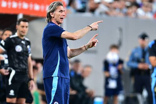 Ricardo Gareca fue suspendido y no estará ante Canadá. Foto: Aton.