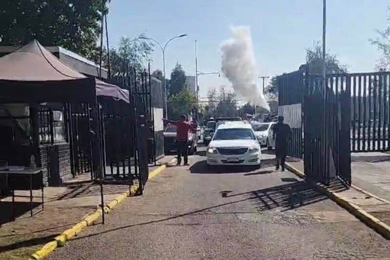 Un cortejo irrumpió este martes en el Estadio Monumental sin la autorización de Colo Colo ni de Carabineros. (Foto: Captura)