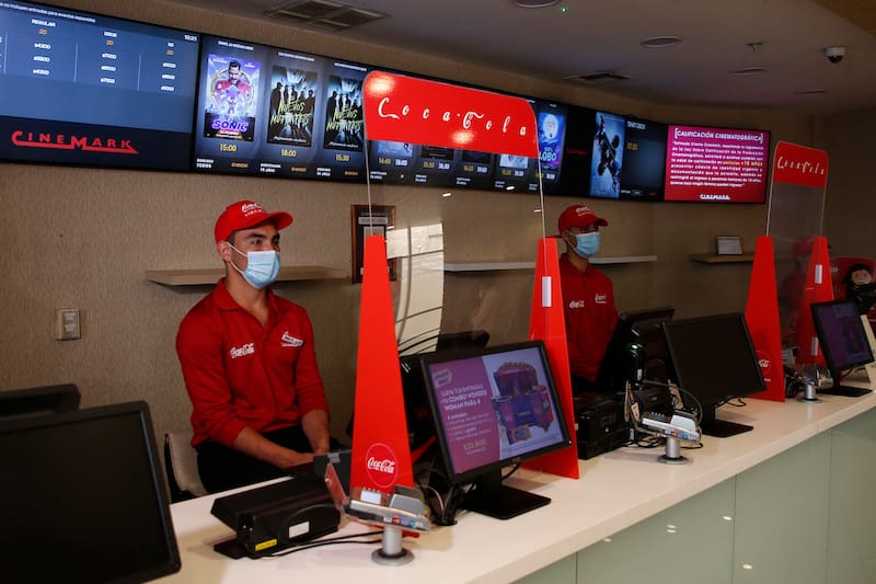 Averigua si tienes las tarjetas o compañía telefónica que baja el costo de las entradas en Cinemark.
