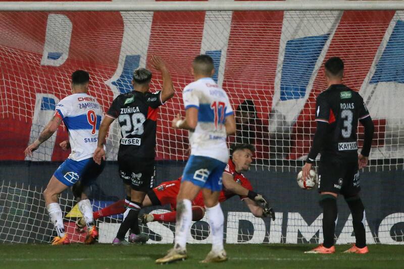 La UC igualó 1-1 el sábado ante Palestino en el Estadio Santa Laura. (Foto: Aton)