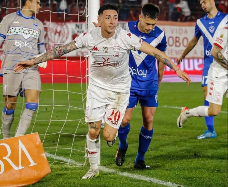es una de las figuras del fútbol argentino. (Foto: @rodrigo20echeverria/Instagram)