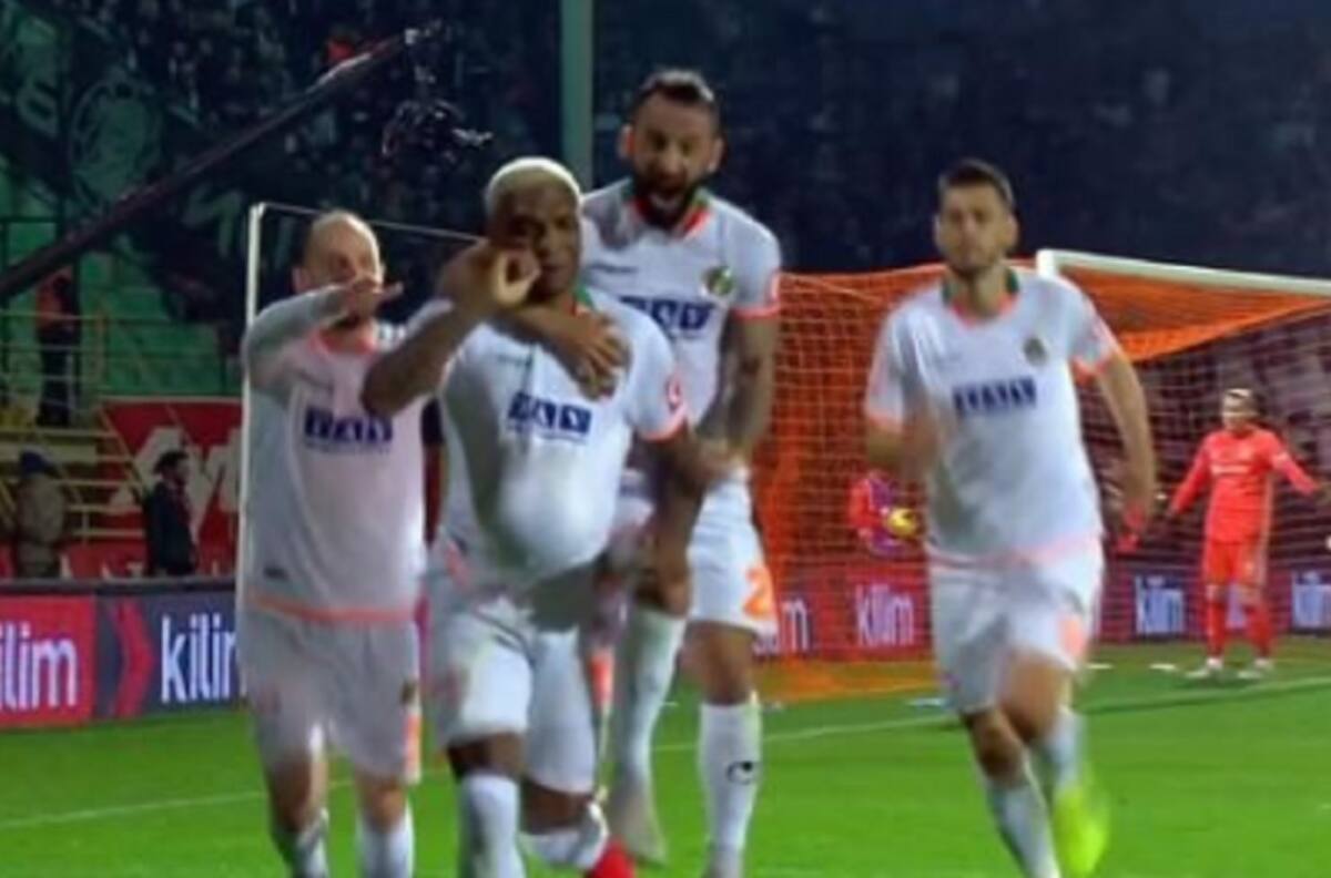 Rueda ya lo espera: Junior Fernandes anotó en el duelo entre Alanyaspor y Besiktas