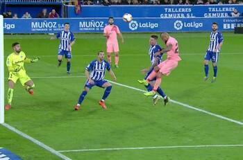 Arturo Vidal comparte la intimidad de un vuelo del Barcelona con Umtiti, Alba y Rakitic