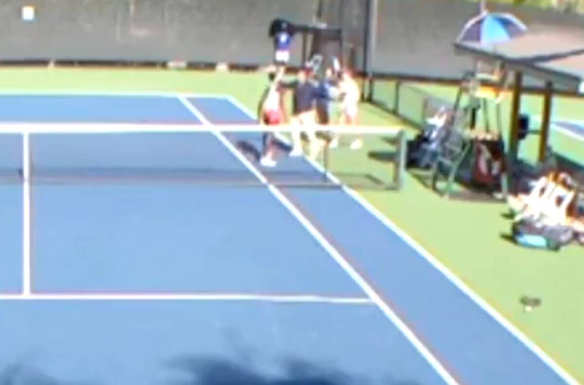 A los golpes termina partido femenino en Las Vegas