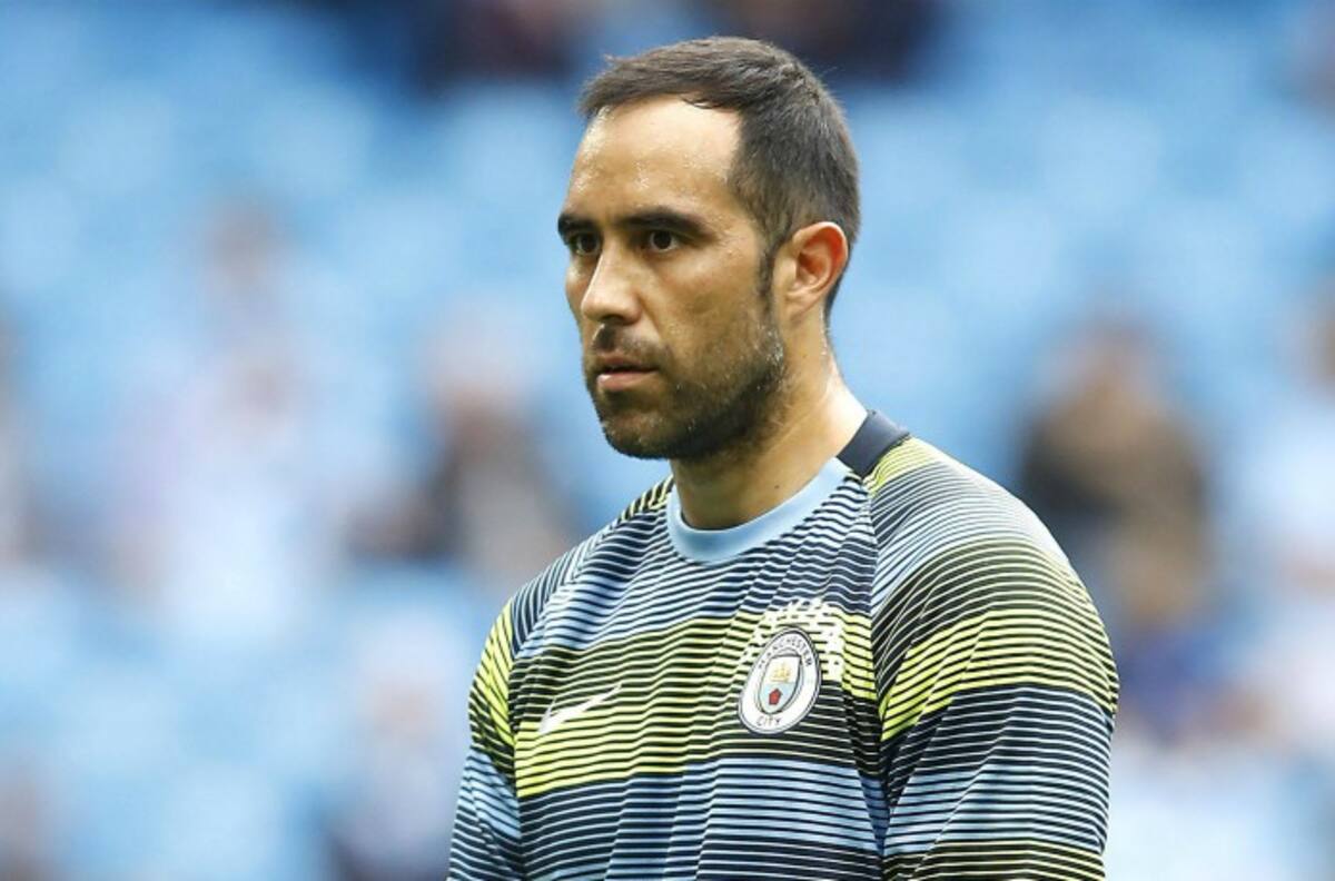 Bravo se ausentó de práctica del City y todos se preguntan dónde está