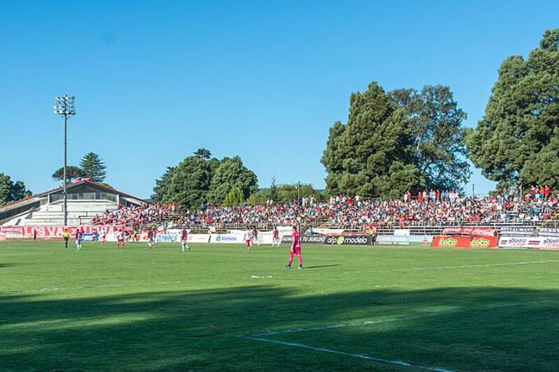 El Estadio Parque Municipal es donde juega en calidad de local Deportes Valdivia.