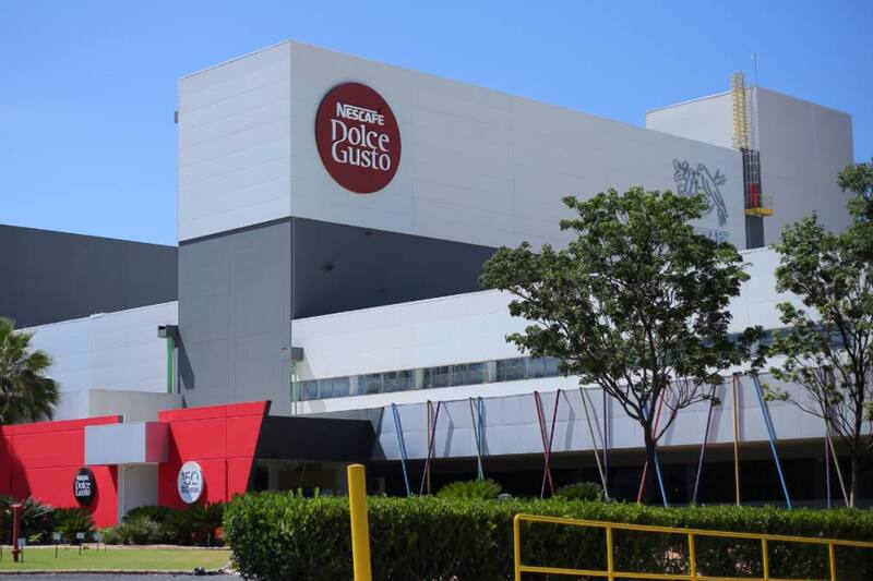 se dedica a la fabricación de cápsulas de café en Brasil.