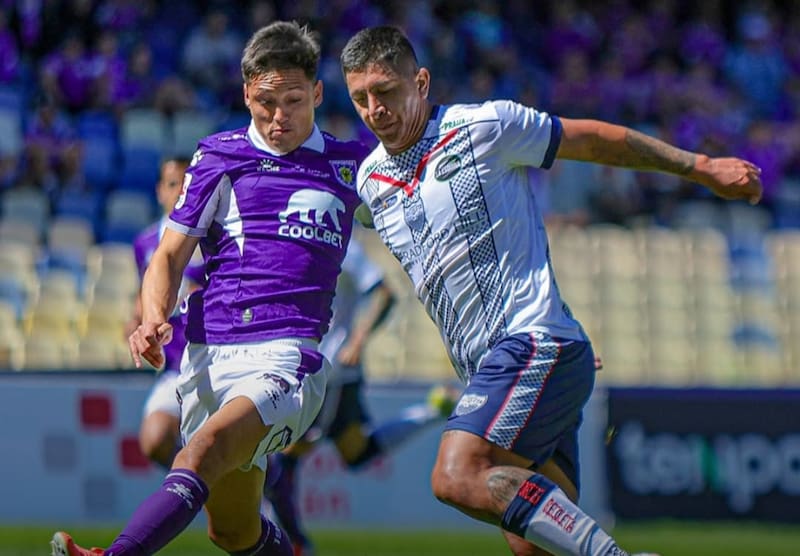 Metropolitanos y penquistas se miden en Primera B. Foto: @deportes.recoletasadp