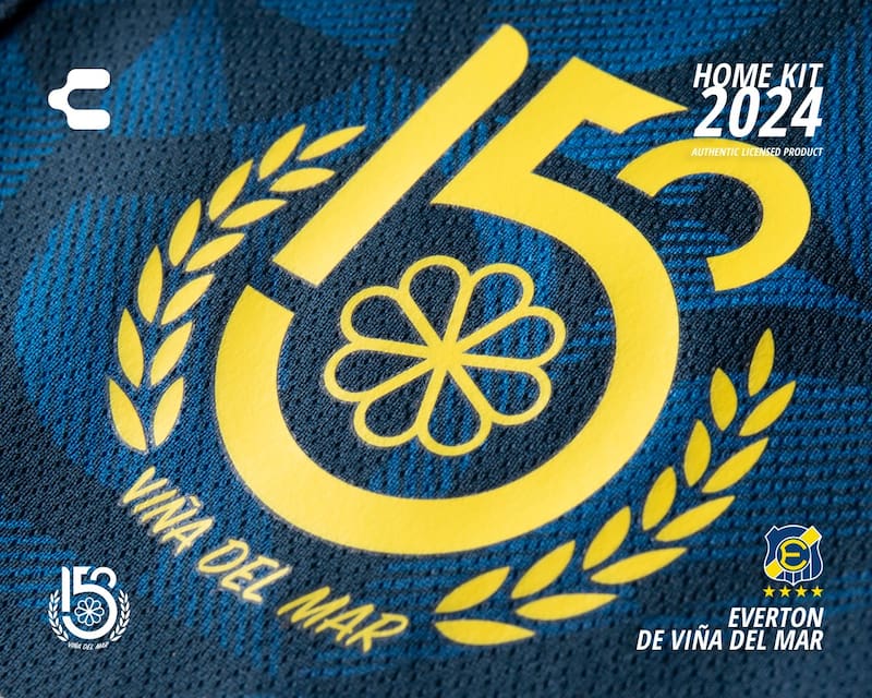 mostró sus camisetas para 2024.