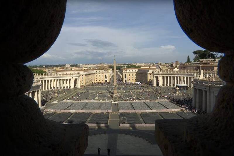 al Vaticano para rendirle homenaje al Papa Francisco.