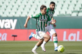 El Real Betis con Claudio Bravo venció a Huesca y depende de sí mismo para clasificar a Europa League