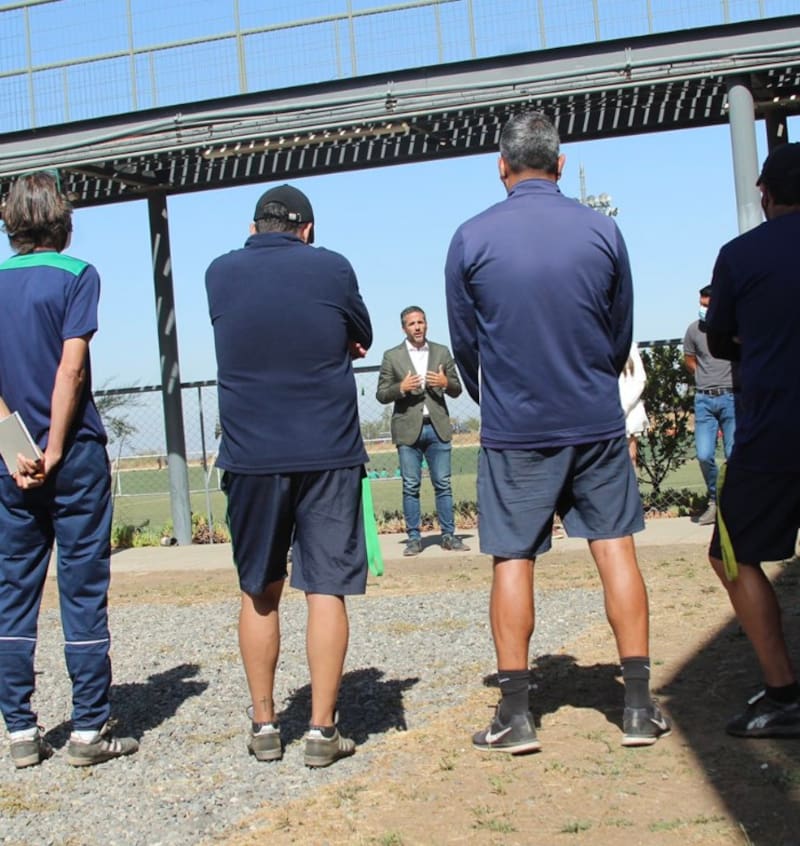 Gonzalo Cilley viene a Chile un par de veces al mes. Parte de sus funciones es mantener reuniones informativas con los estamentos de la institución.
