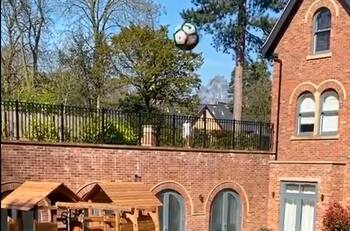 Jesse Lingard realiza un nuevo reto y suma el Home Top Bin Challenge