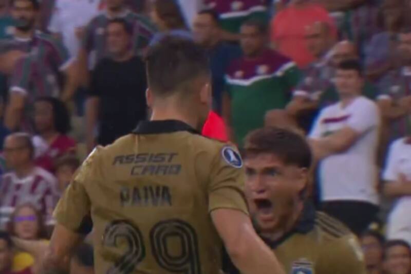 celebrando el gol ante Fluminense.