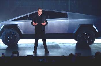 Elon Musk espera que el Cybertruck pueda salir este año