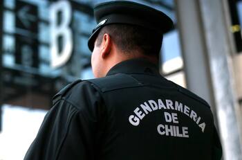 Gendarmería de Chile se encuentra en busca de personal de salud: Los sueldos superan el $1.000.000