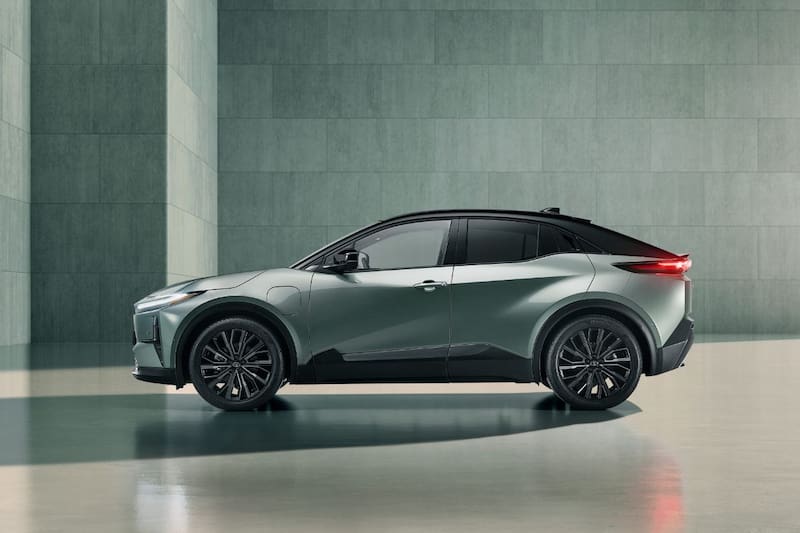 Toyota anunció un escuadrón de vehículos eléctricos para 2026