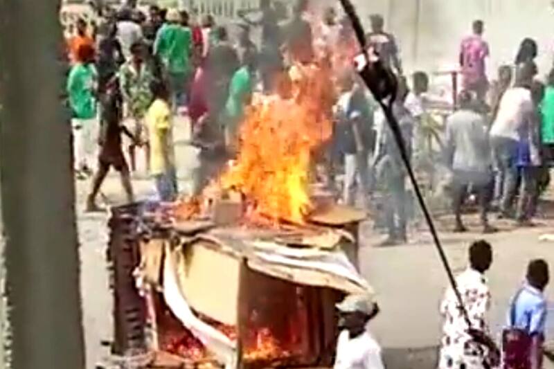 Manifestaciones en Nigeria debido a la falta de efectivo en el país. Créditos: Captura de pantalla.