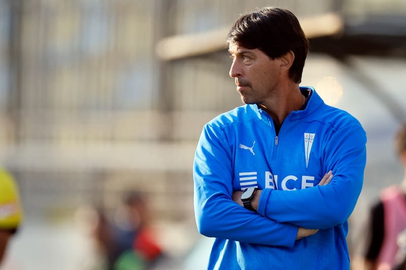 . Entrenador de la Universidad Católica. Foto: Agencia Aton.