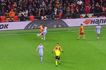 VIDEO | El Infierno de Estambul: Jordi Alba perdió los estribos ante molestos hinchas del Galatasaray